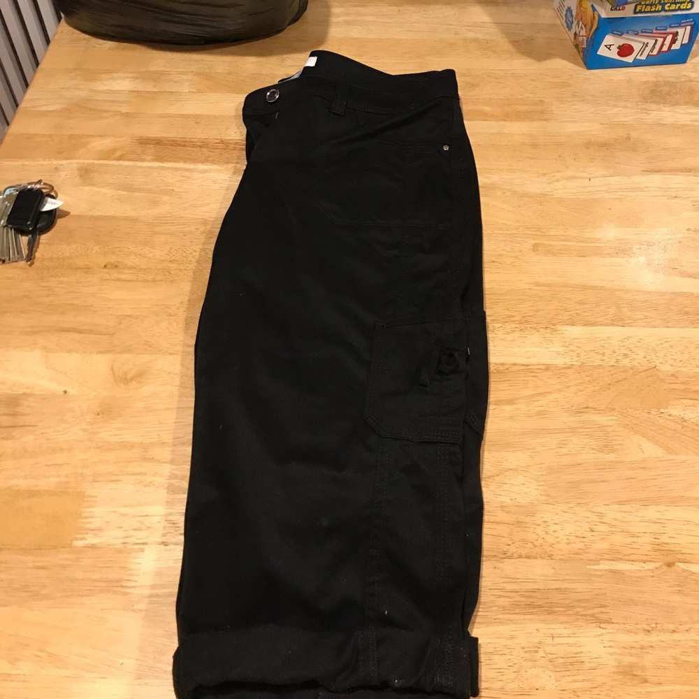 Black house white market black Capri pants