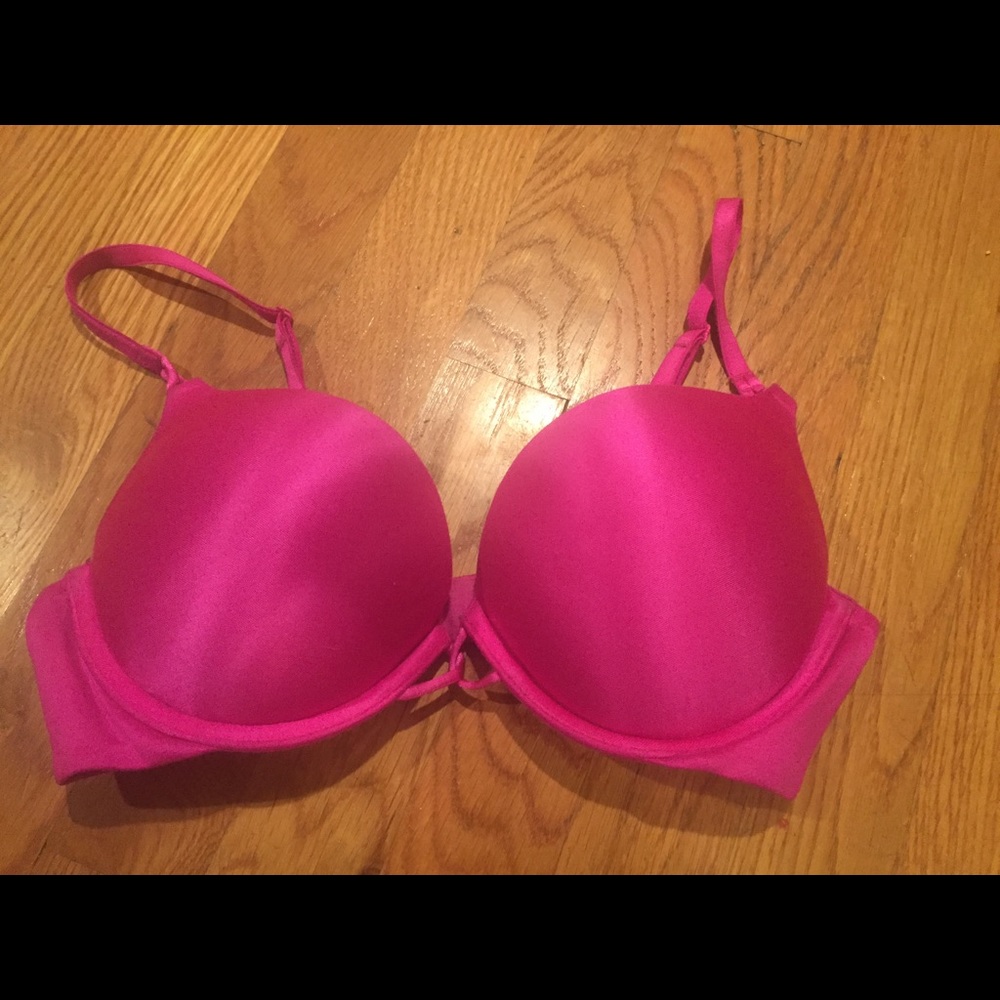 Victoria's Secret Pink Miraculous Plunge size 34C