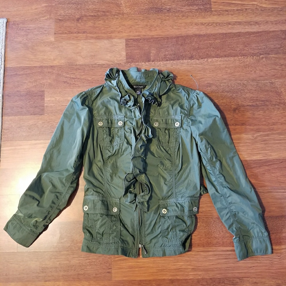White House Black Market lightweight ruffled jacke