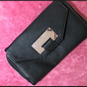 NWOT Kenneth Cole REACTION Wallet