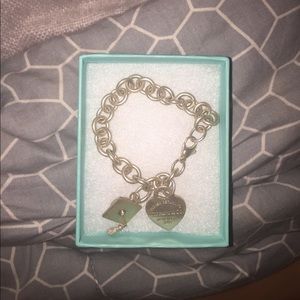 Tiffany "please return to Tiffany" chain bracelet.