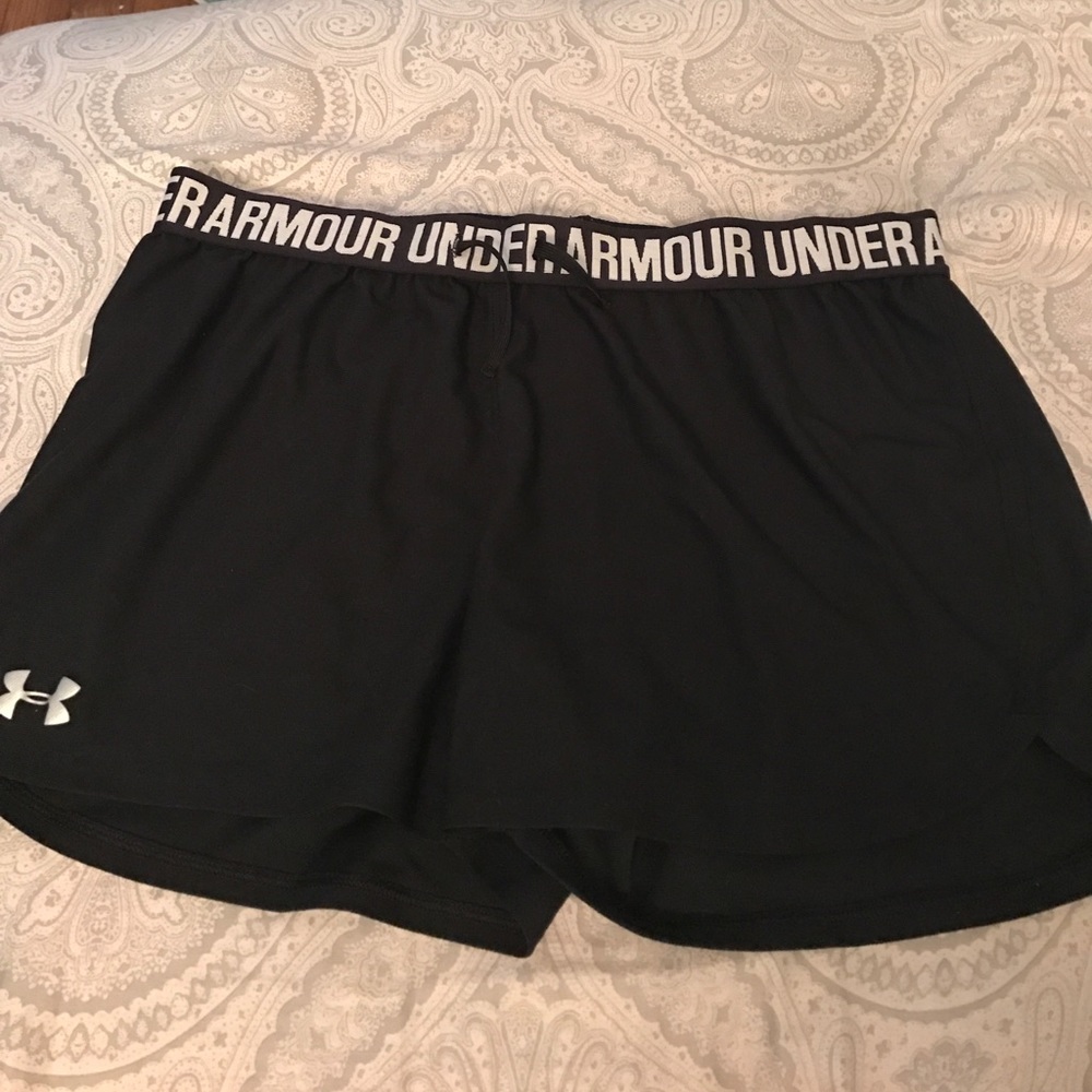 Under armor black shorts perfect length