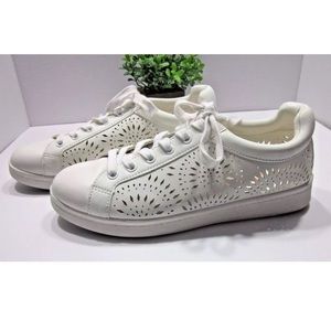 Sam and Libby cut out white sneakers EUC
