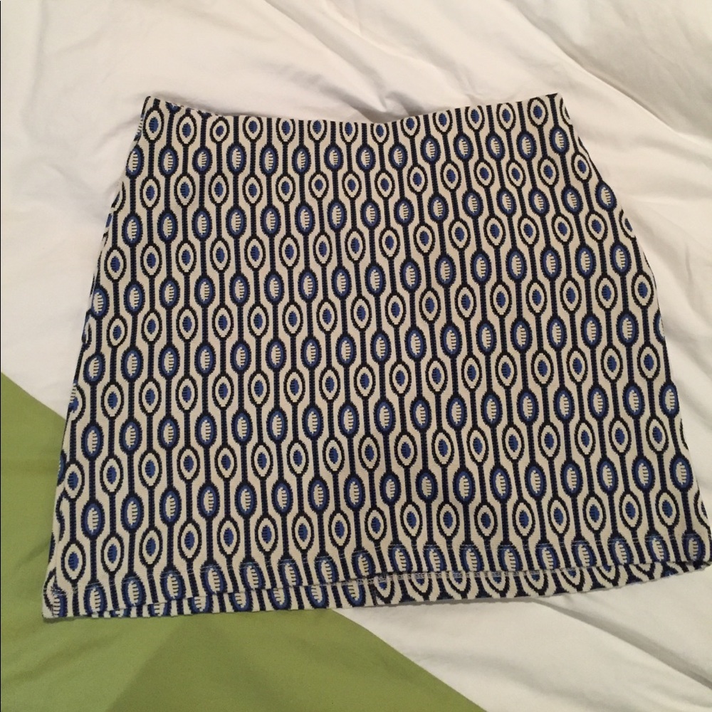 Divided mini skirt - blue pattern