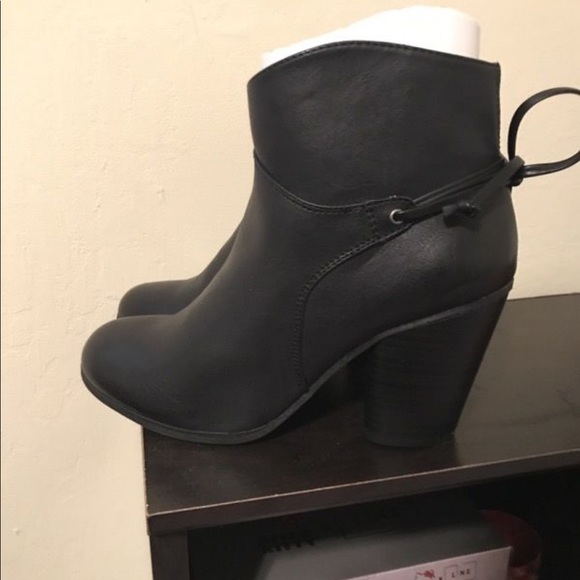Black JustFab booties - Picture 1 of 4