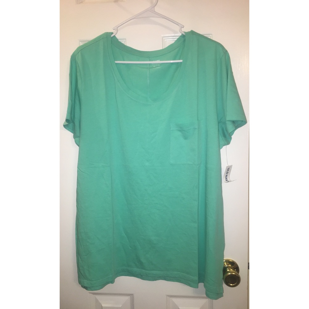 NWT Old Navy Boyfriend T