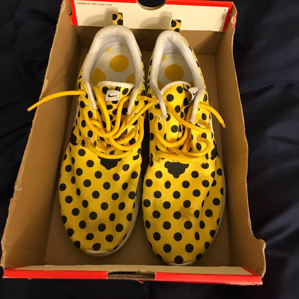 Bubble bee Nike Roshe