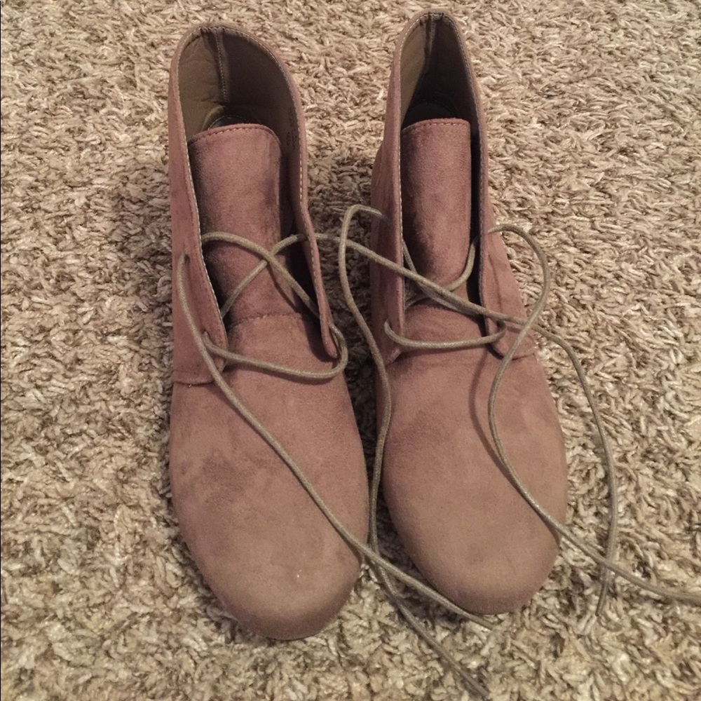 ANNA Brown suede ankle boots size 8.5