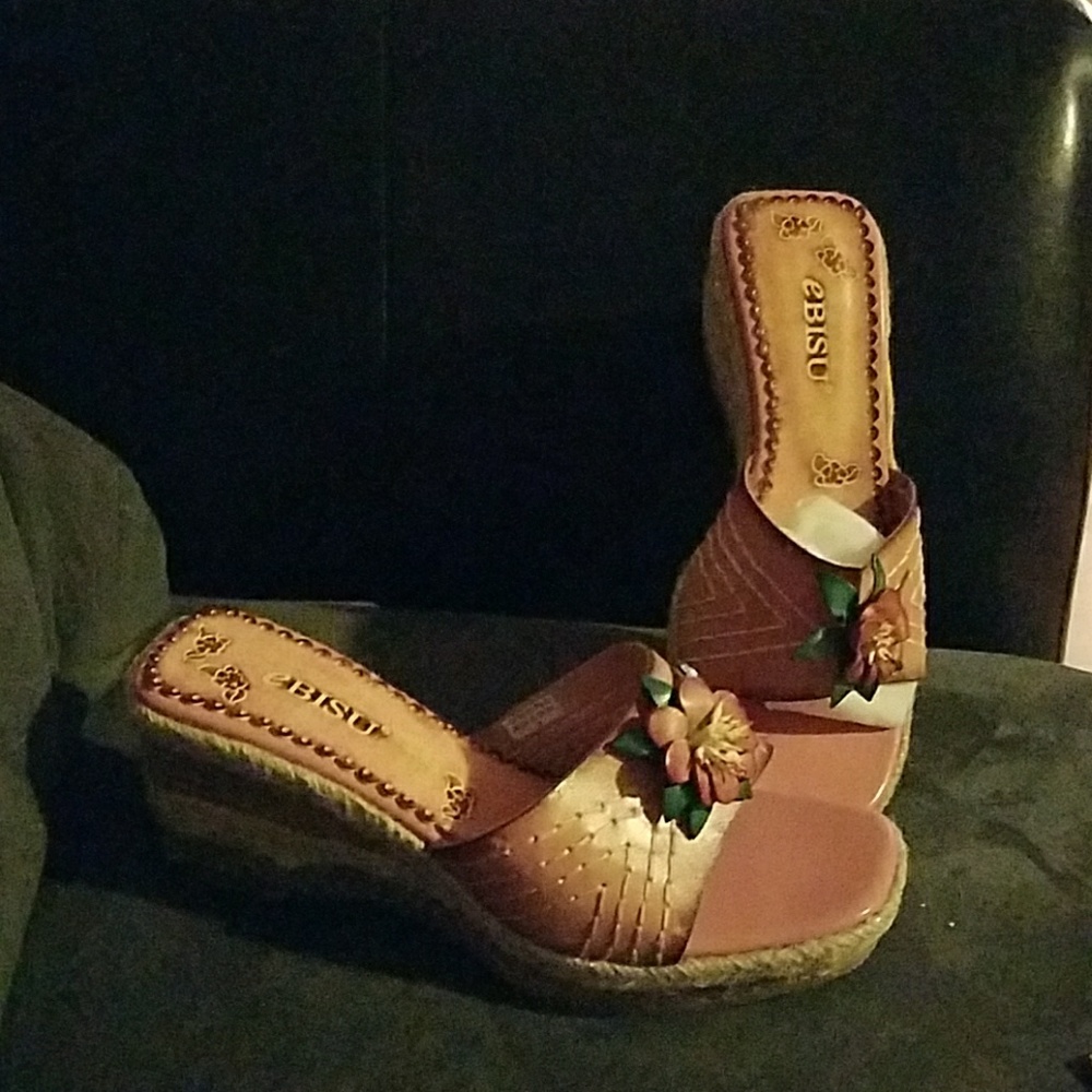 Ebisu wedge sandals size 8 new