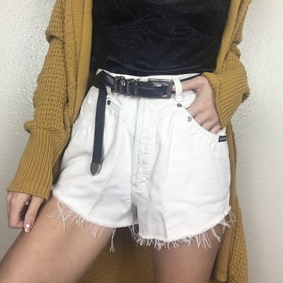 Vintage 90s High Waisted Frayed White Mom Shorts - Picture 3 of 5