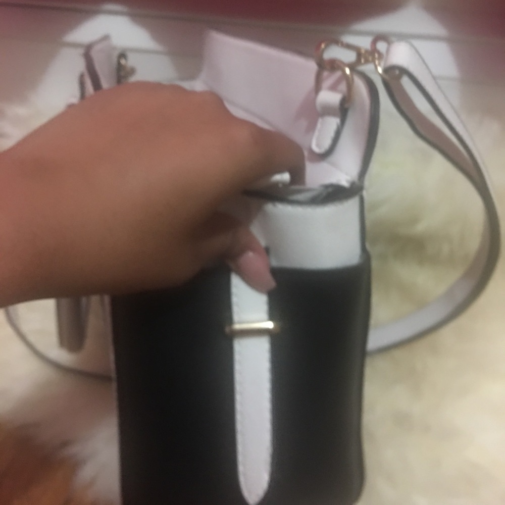 Purse - Picture 4 of 4