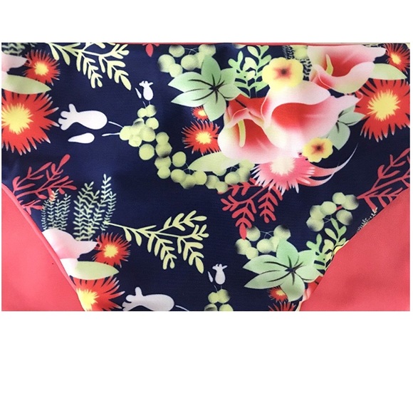 Floral Bikini - Picture 4 of 5