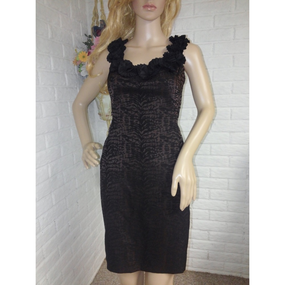 Maggy London Petites Ruffled Neckline Dress (2P)