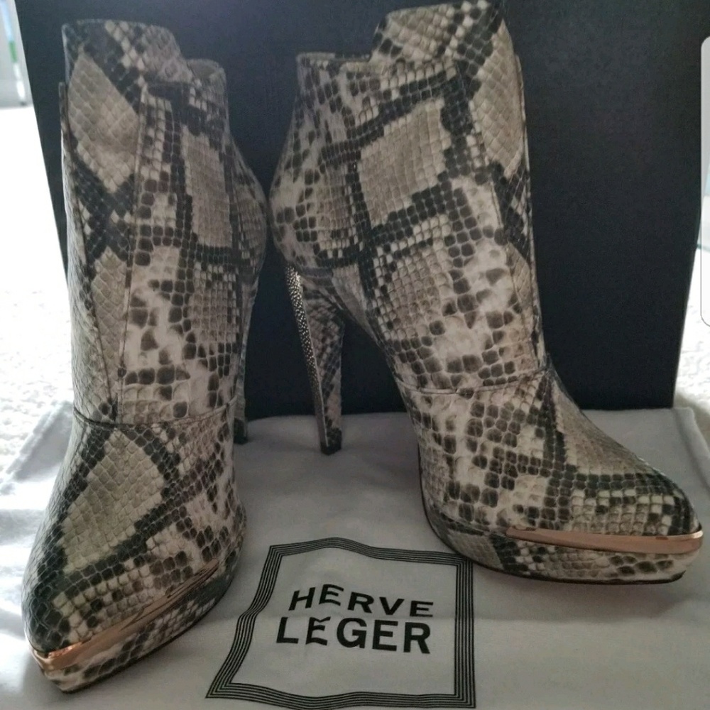 AUTH HERVE LEGER ANACONDA PRINT LEATHER BOOTIES