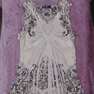 ⭐Free w Purchase!⭐NWOT Vneck Tank