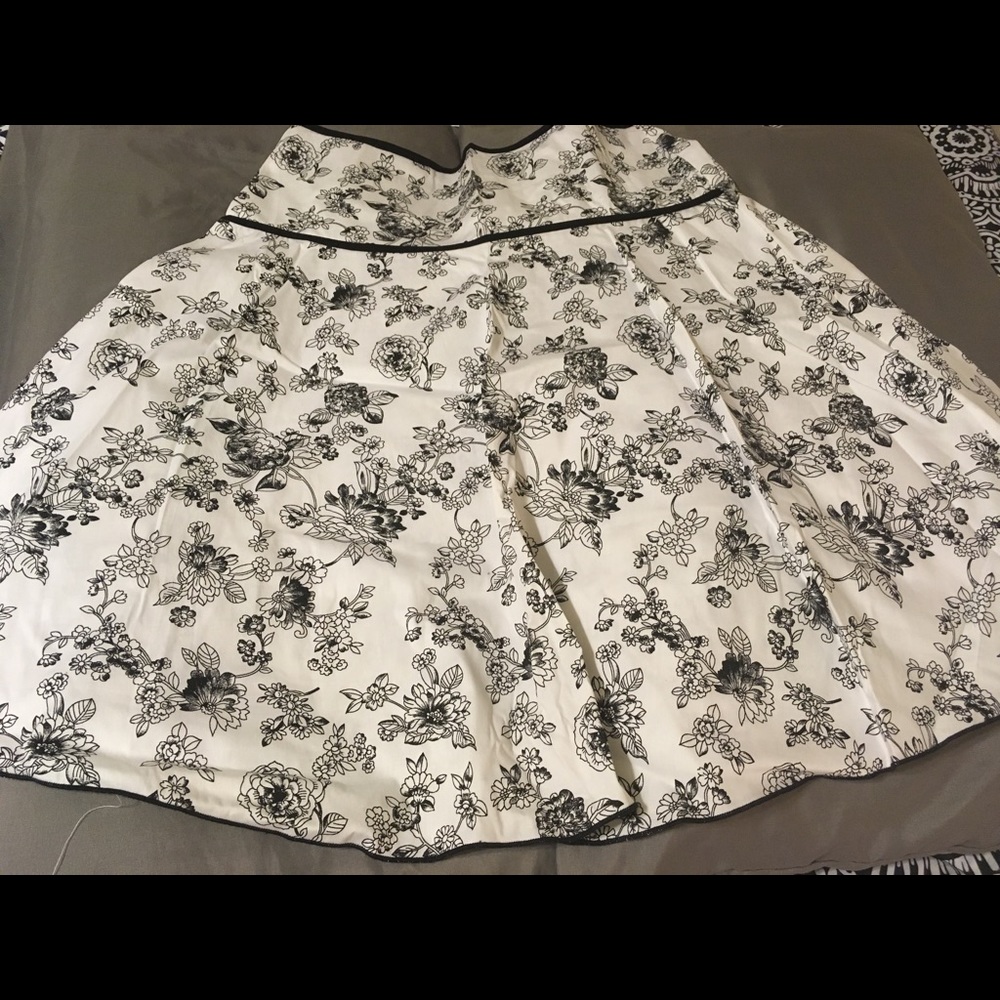 Floral print skirt, juniors size S
