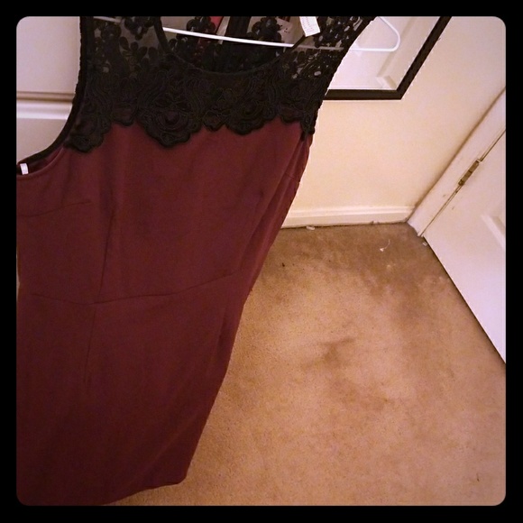 Fall maroon and black party dress - Picture 1 of 4