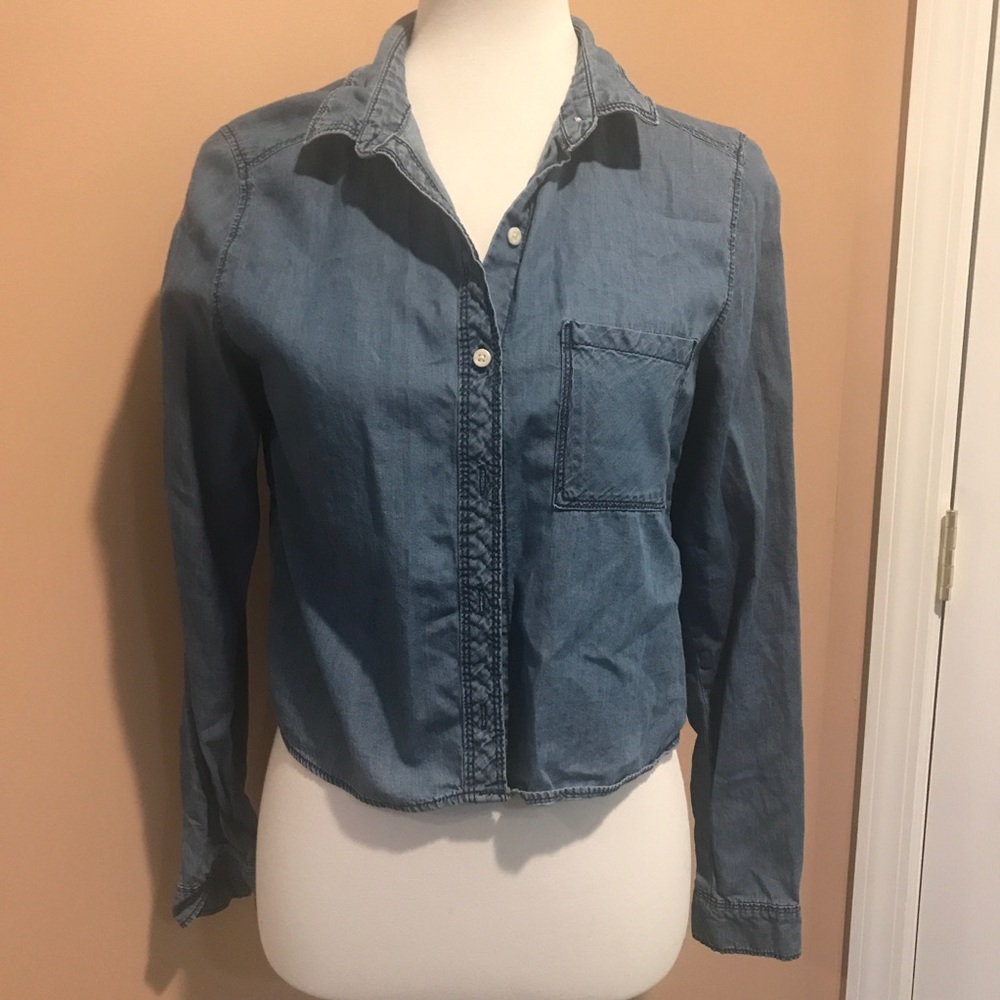 H&M cropped denim button down - Picture 1 of 3