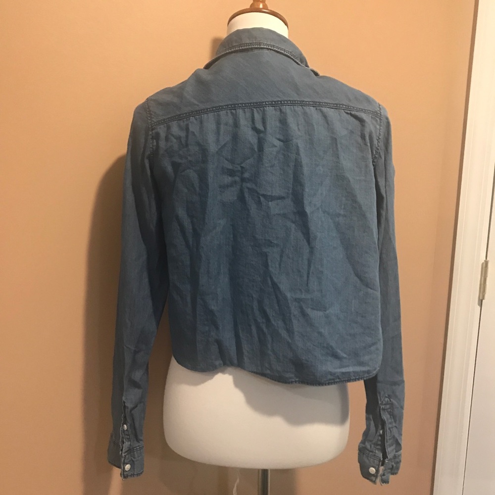 H&M cropped denim button down - Picture 2 of 3
