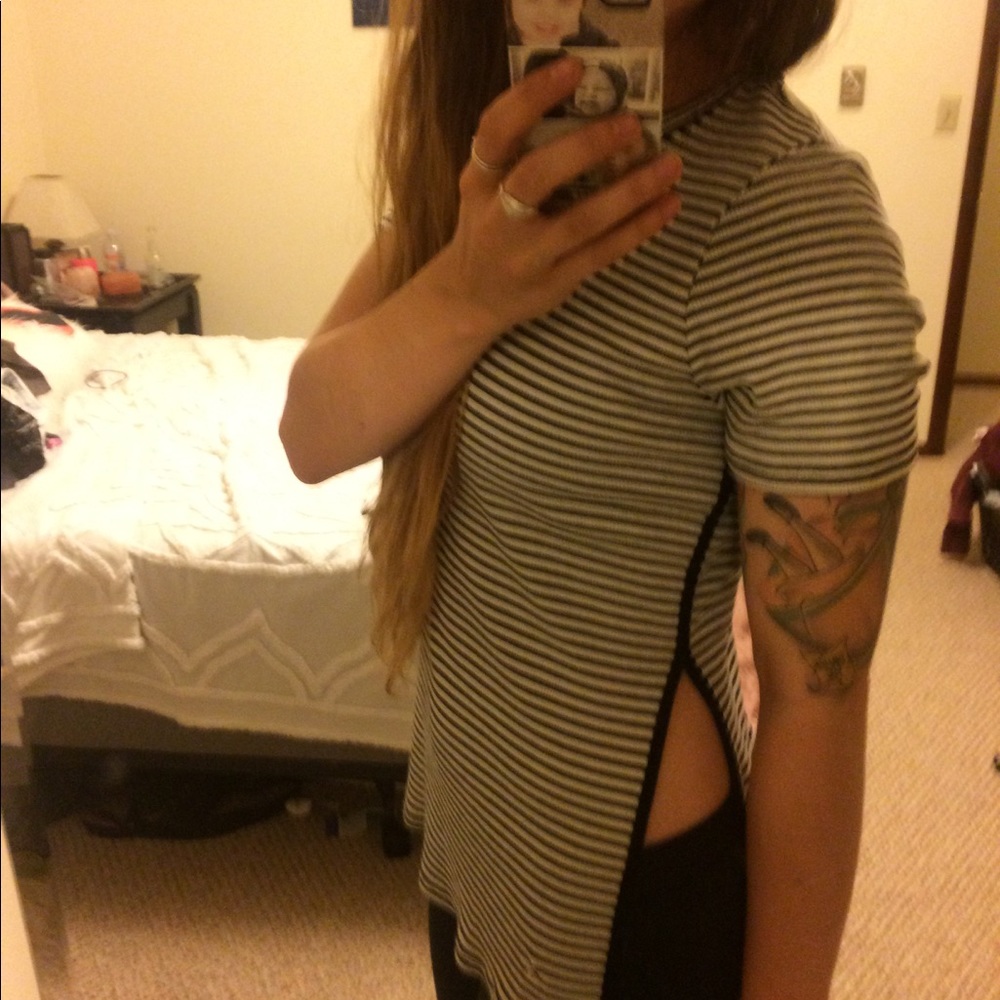 Striped slotted top