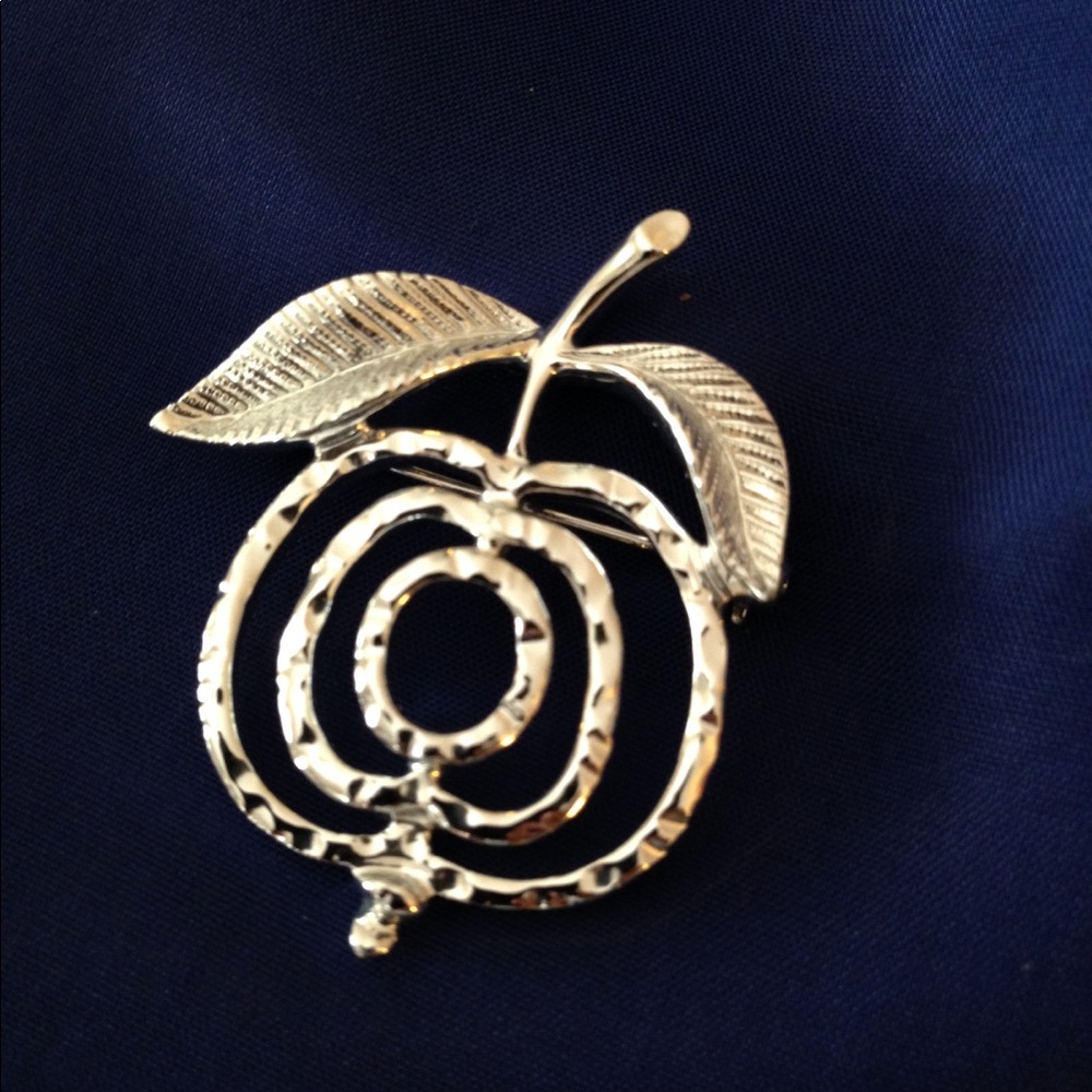 Vintage Silver Sarah Coventry apple pin