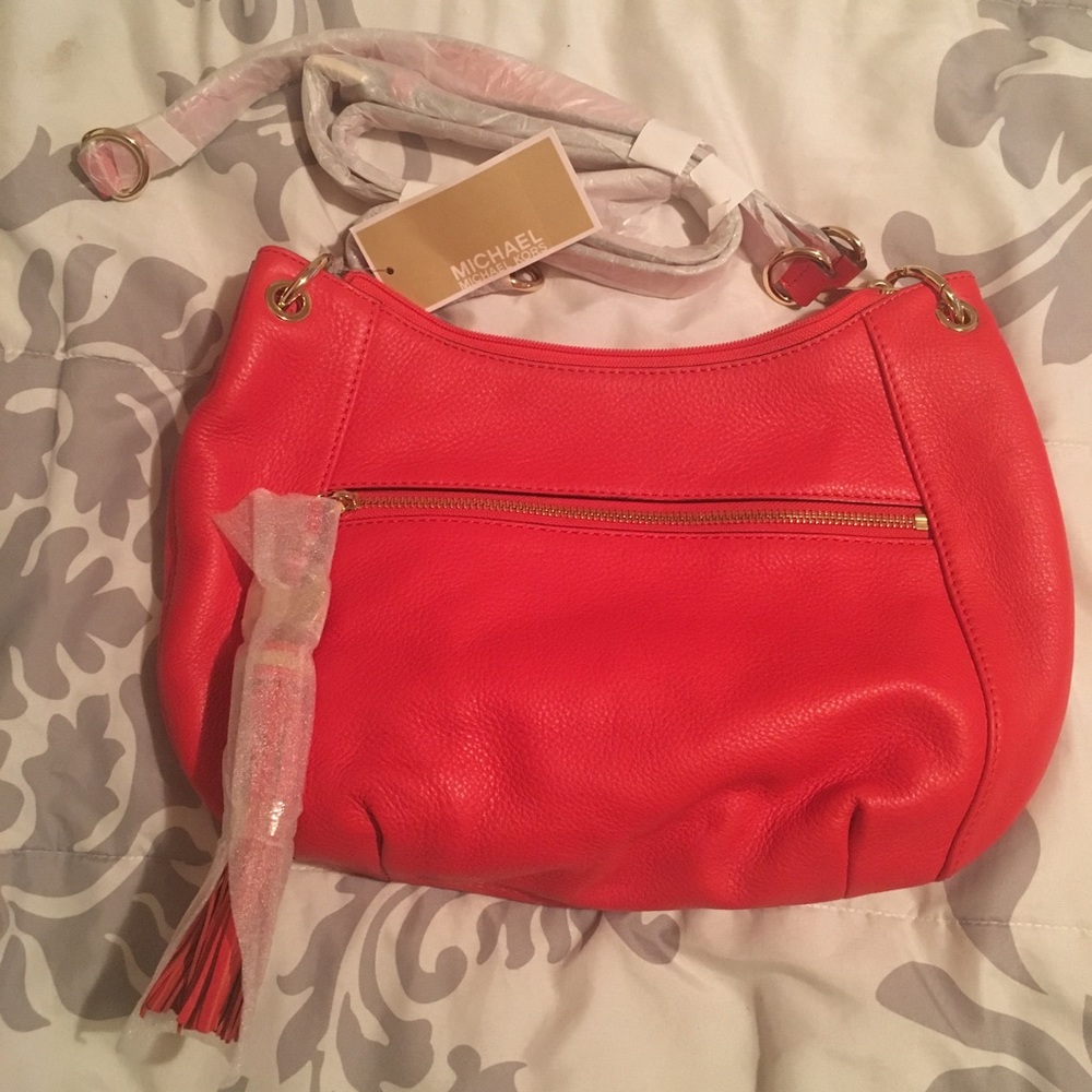 🌹 NEW Michael Kors Strap Purse