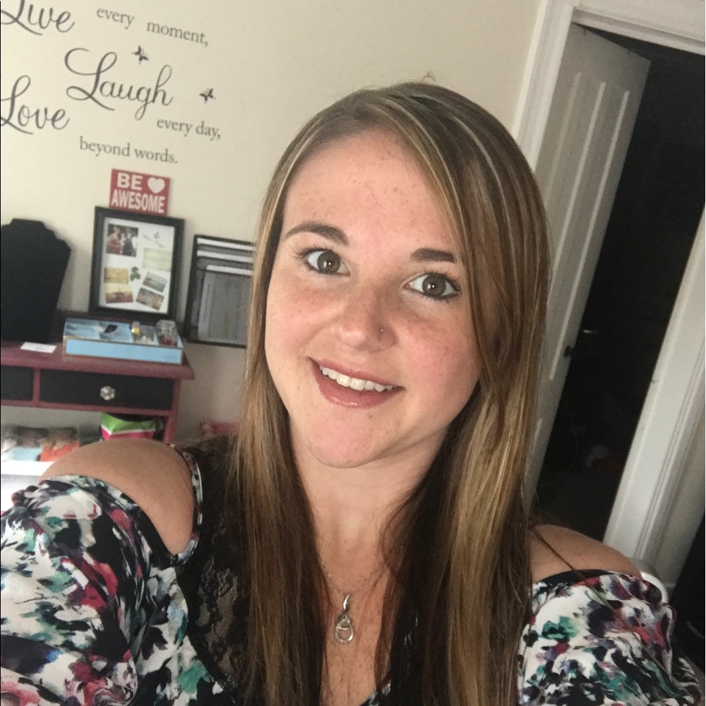 Meet your Posher, Ashley