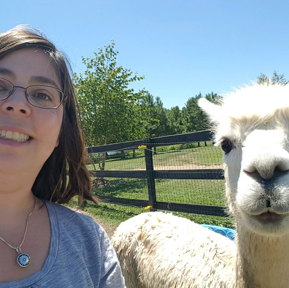 Meet your Posher, Brooke - Picture 1 of 1