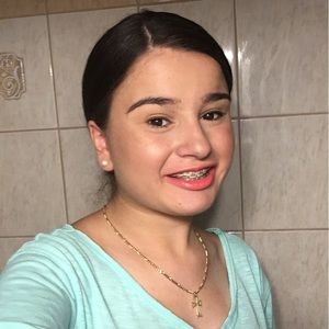 Meet your Posher, Annamaria