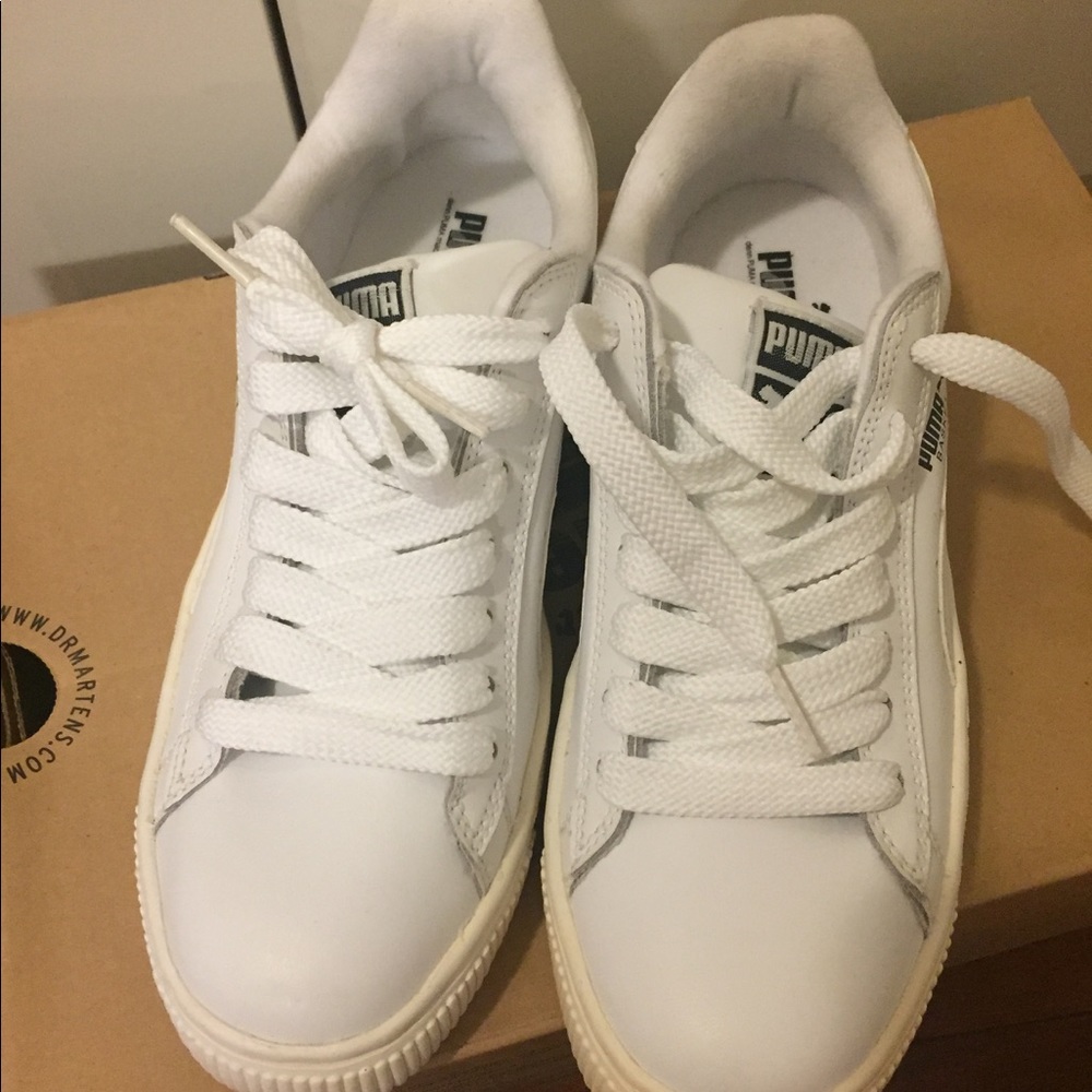 Puma sneaker white size 6.5 brand new!!