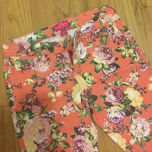 NWOT Almost Famous Floral Skinny Jeans