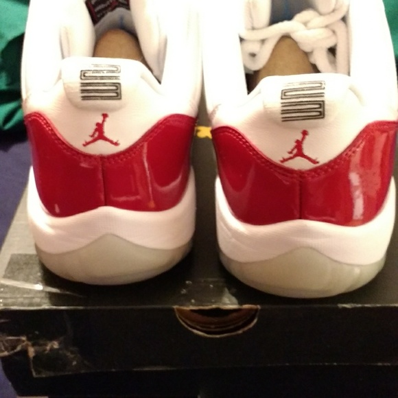 Air Jordan XI lows - Picture 2 of 3