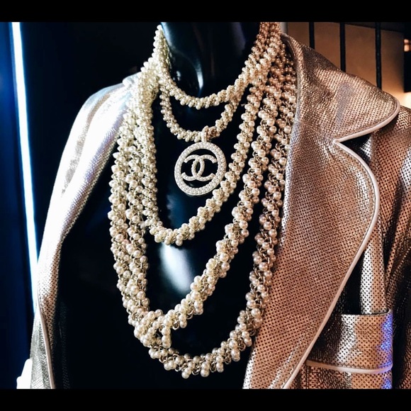 ❌SOLD❌AUTHENTIC CHANEL SOLD OUT NECKLACE - Picture 4 of 8