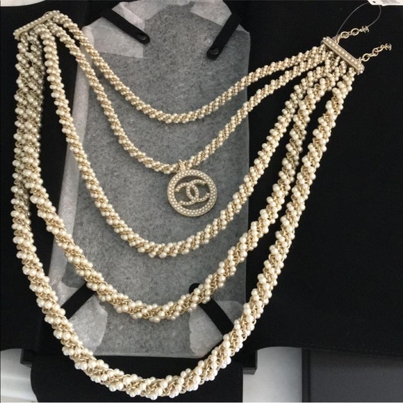 ❌SOLD❌AUTHENTIC CHANEL SOLD OUT NECKLACE - Picture 3 of 8