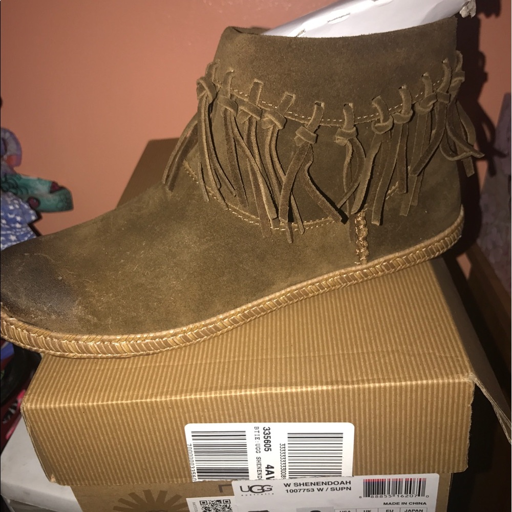 Authentic UGG SHENENDOAH boot