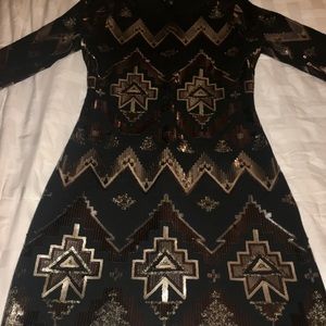 Holiday Express dress size small! ✨ 🍾