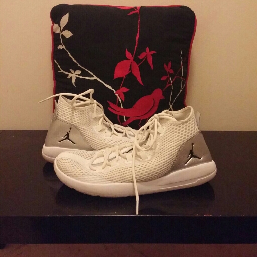 Jordan Eclipse