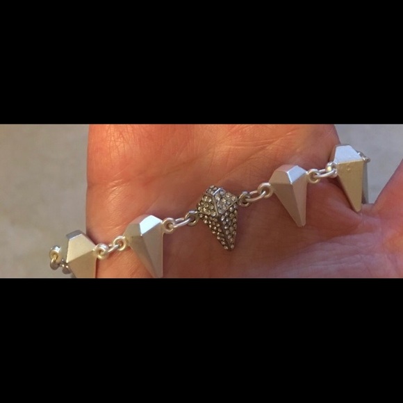 jewelmint gray goose bracelet - Picture 2 of 3