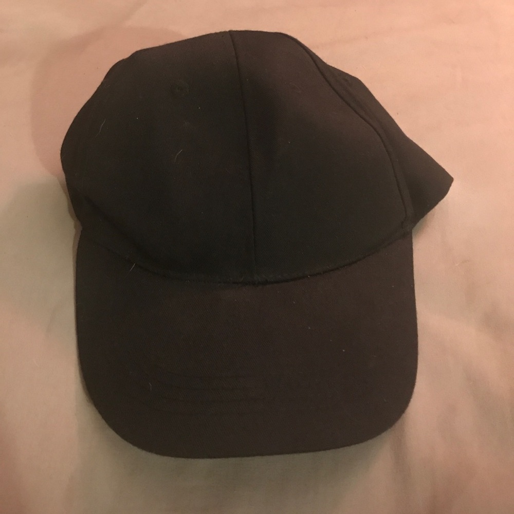 Black baseball hat