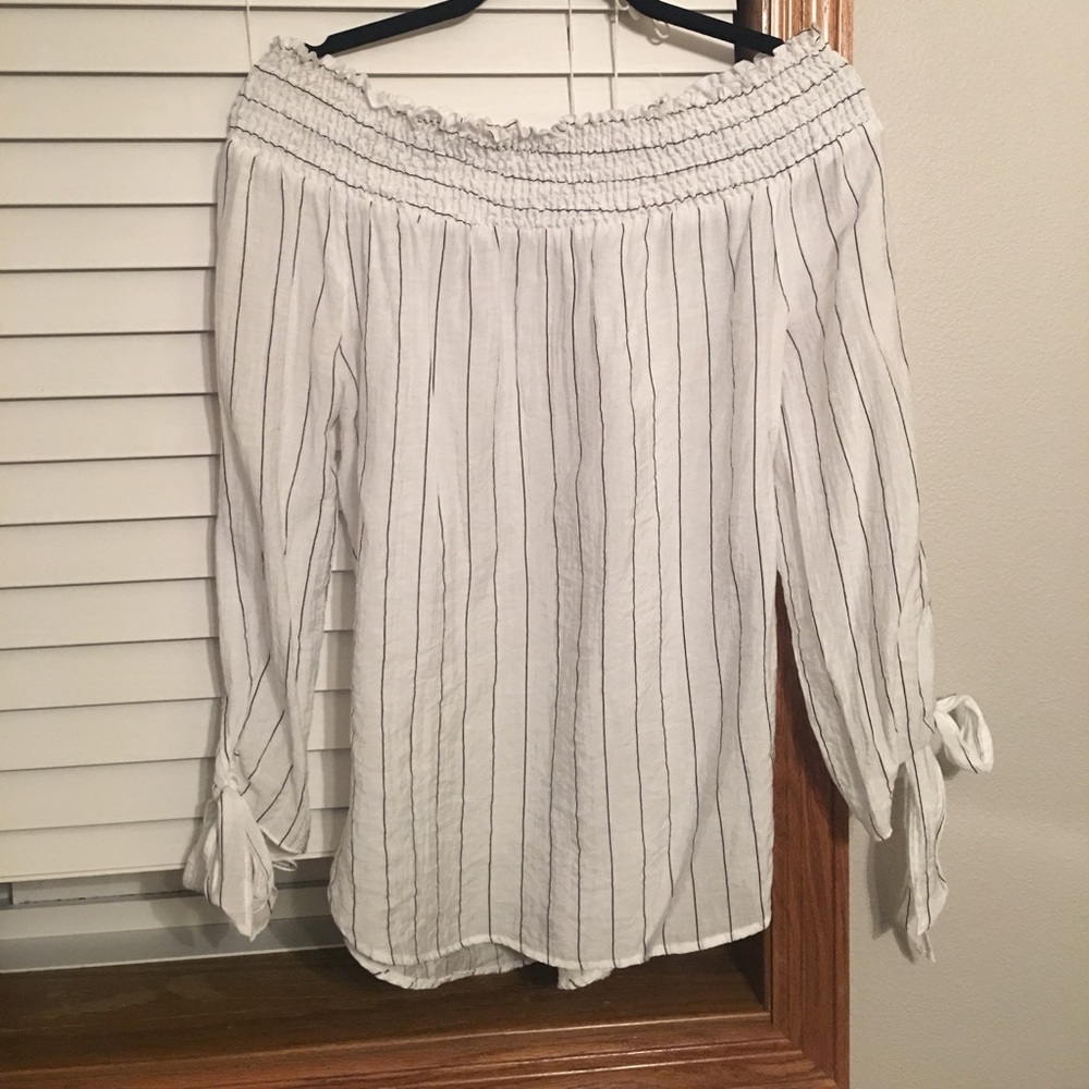 Off-the-shoulder INA top