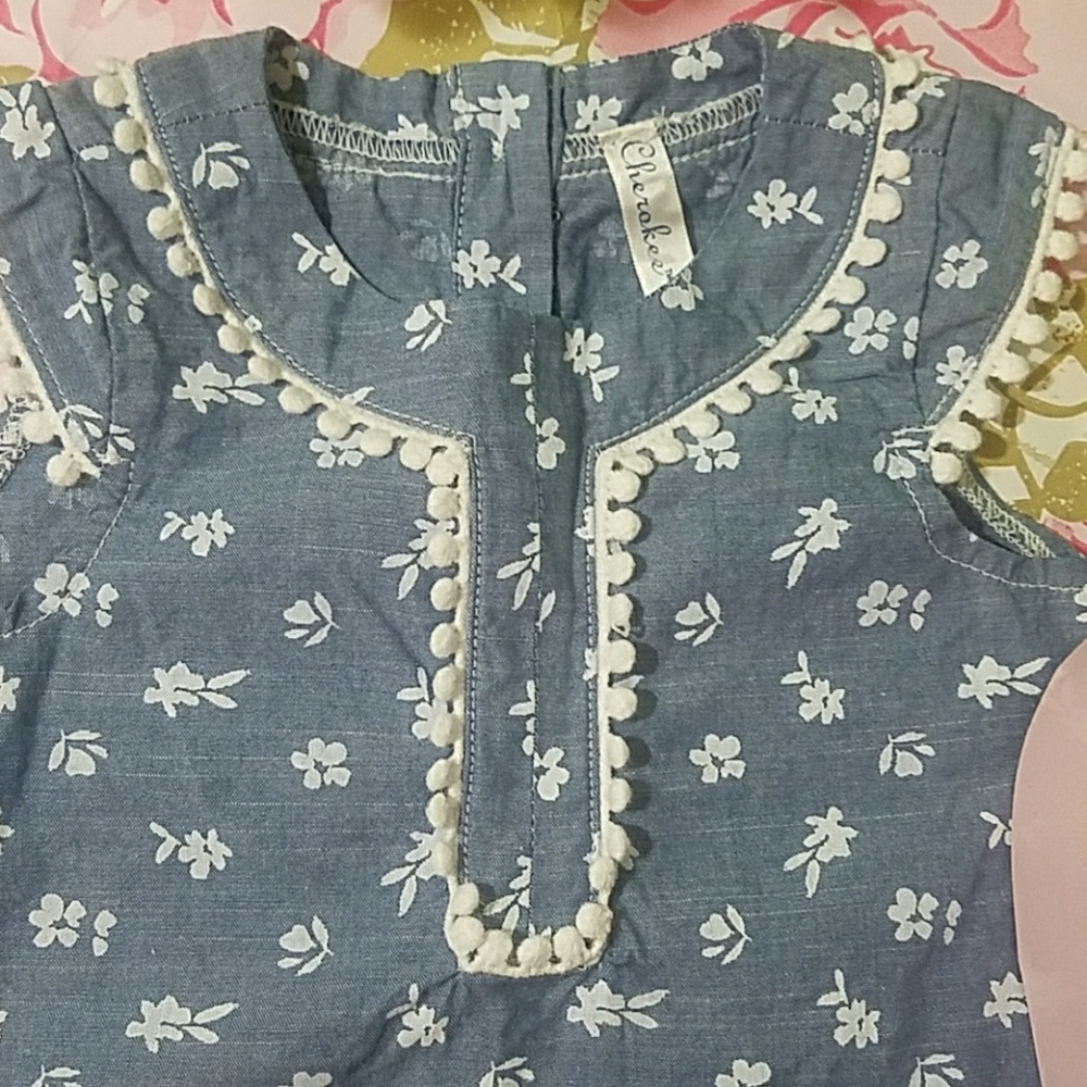 💜Adorable Top💜 - Picture 2 of 4