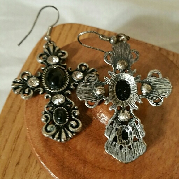 Blk w/rhinestone cross earrings. EXCOND - Picture 2 of 2