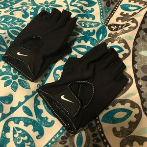 Women's Nike Knuckle Gloves