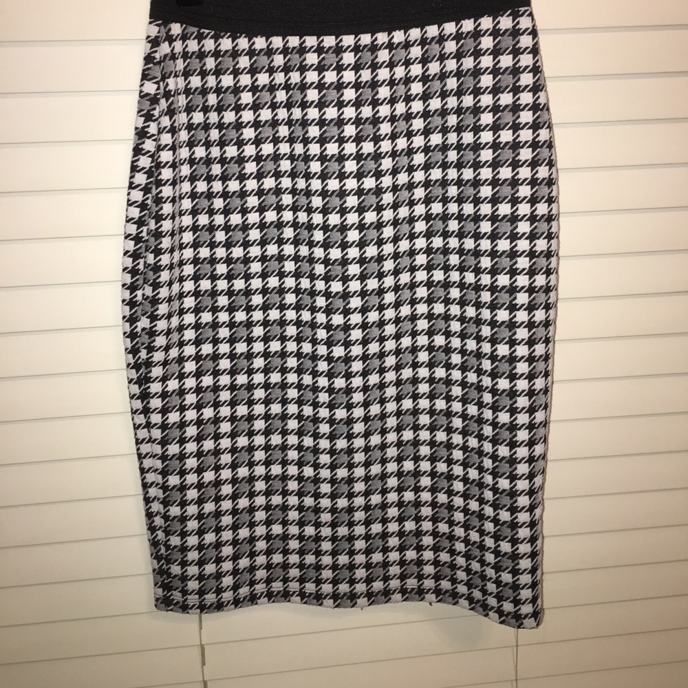 New Directions petite small checkered pattern