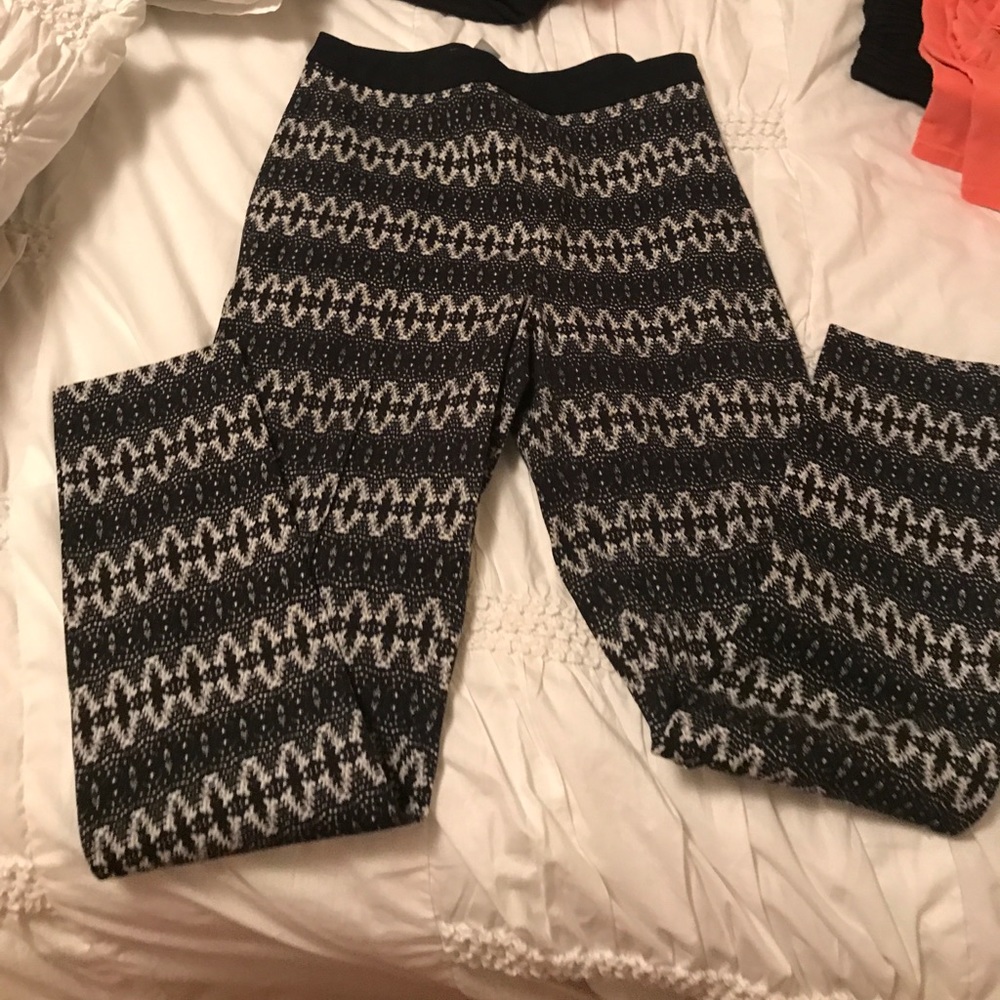Black and white legging pant