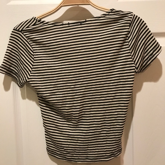 Brandy Melville Button Down Crop Top - Picture 2 of 2