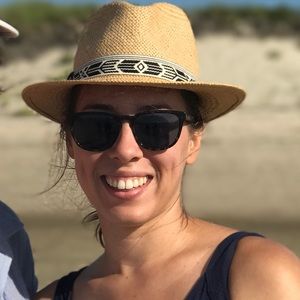 Meet your Posher, Gabriela