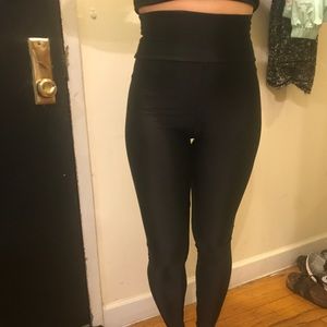 High Waisted slinky leggings