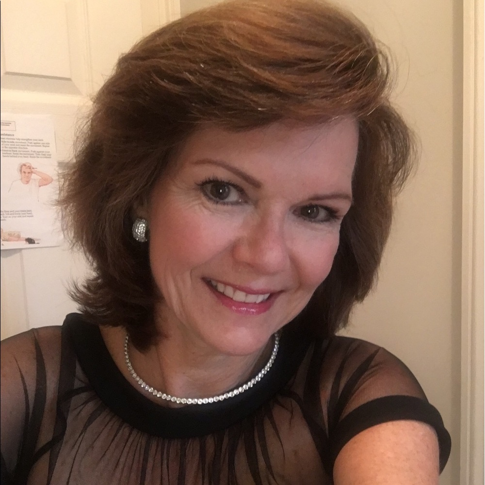 Meet your Posher, Deborah