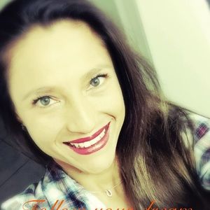 Meet your Posher, Nelida